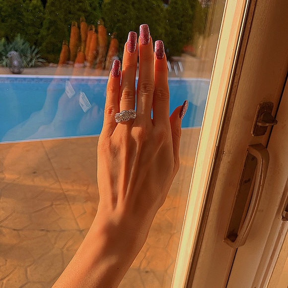 DILLENIUM CUT 12.70CTW WHITE
DIAMOND SIMULANT RHODIUM OVER 925 STERLING SILVER💍 - Picture 4 of 6